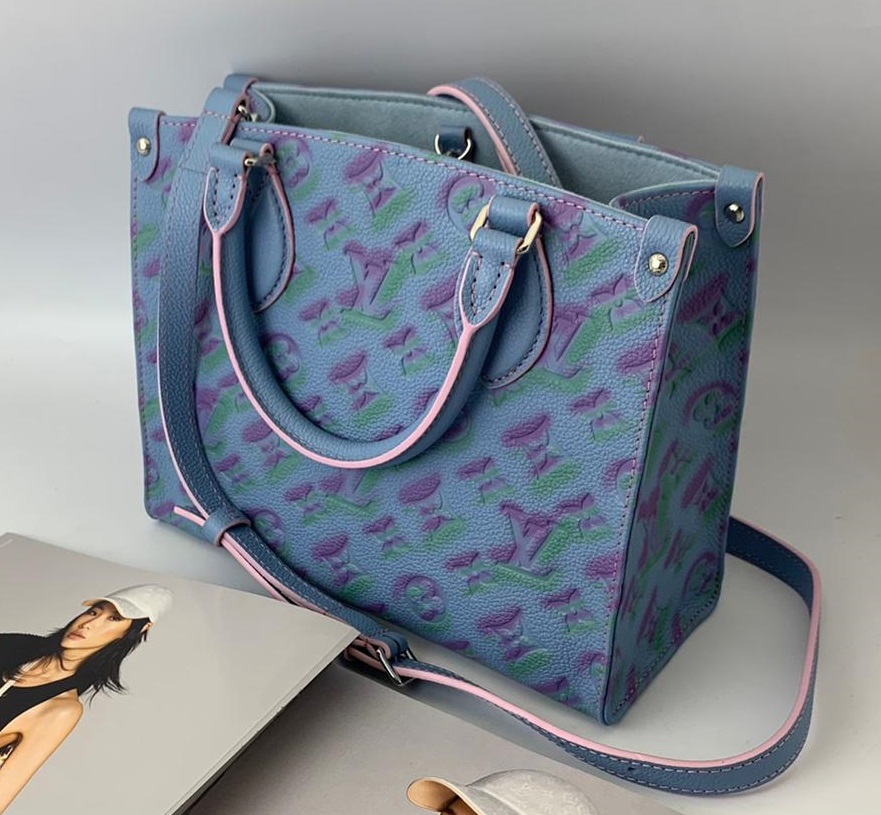 Женская кожаная сумка Louis Vuitton On the go голубая