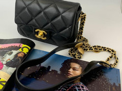 Черная кожаная сумочка Chanel 2.55 Mini