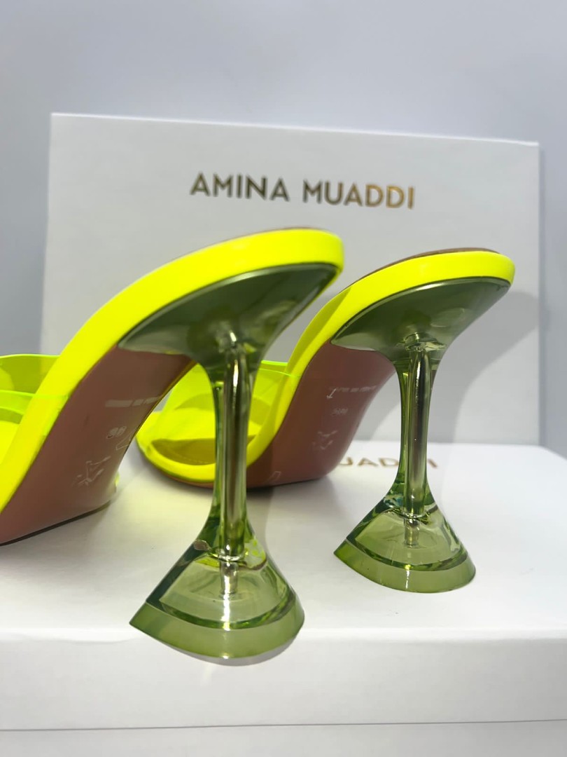 Желтые босоножки Amina Muaddi