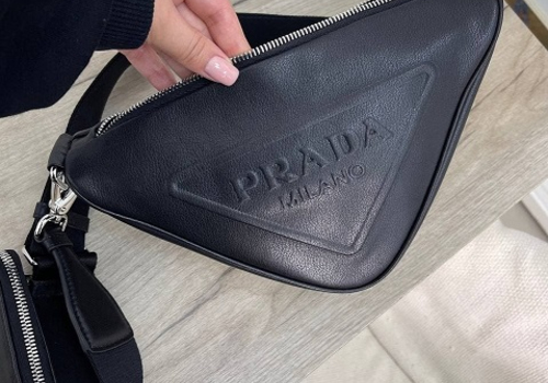 Кожаная сумка Prada Triangle черная