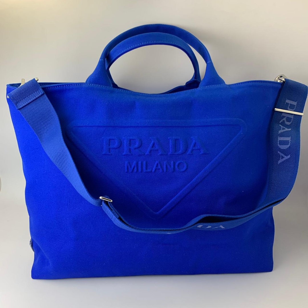 Женская синяя сумка из текстиля Prada