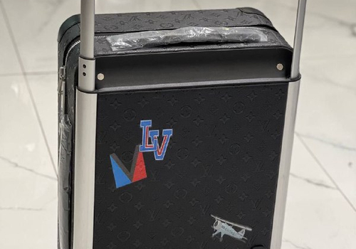 Черный кожаный чемодан Louis Vuitton Horizon 55 ручная кладь