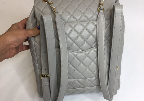 Кожаный серый женский рюкзак Chanel