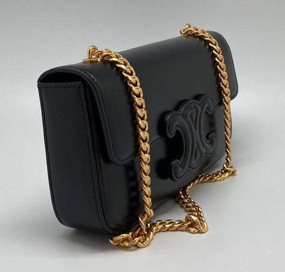 Женская кожаная сумка Celine Triomphe черная
