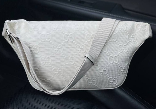 Кожаная белая сумка на пояс Gucci