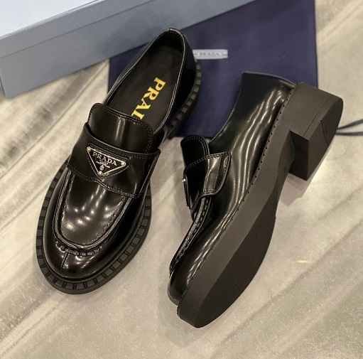Кожаные черные женские ботинки Prada