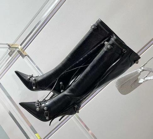 Женские кожаные сапоги Balenciaga черные