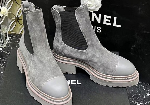 Женские замшевые ботинки Chanel серые
