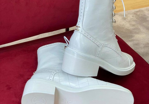 Кожаные высокие белые ботинки Chanel