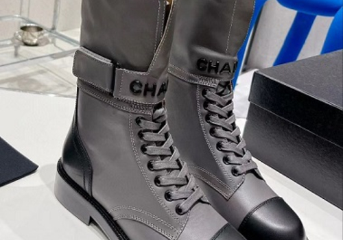 Женские кожаные серые ботинки Chanel