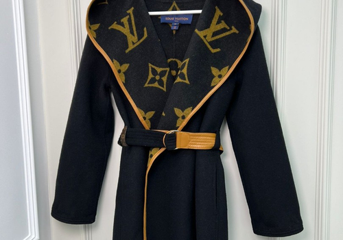 Женское пальто Louis Vuitton черное