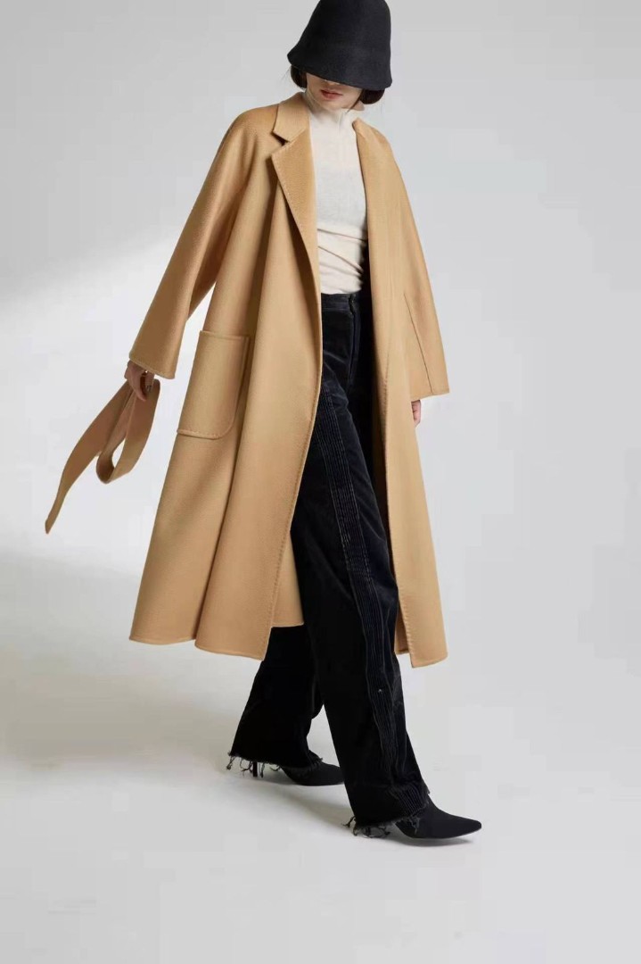 Женское бежевое пальто Max Mara