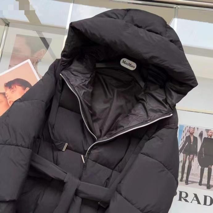 Женское пуховое пальто Max Mara черное
