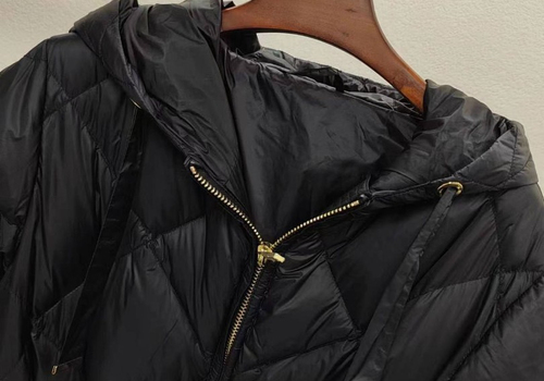 Женское пуховое пальто Max Mara черное