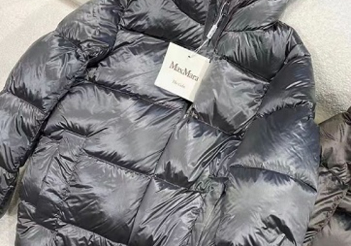 Женский пуховик Max Mara серый