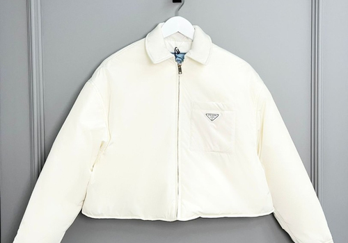 Женская белая куртка Prada