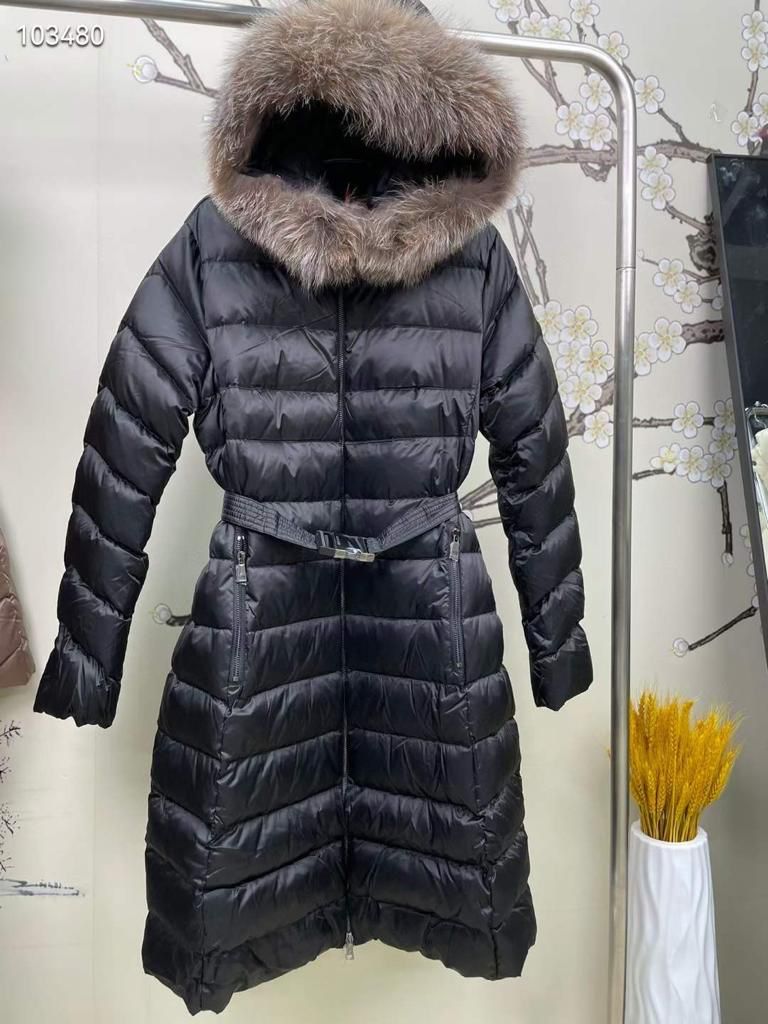 Женское пуховое пальто Moncler черное