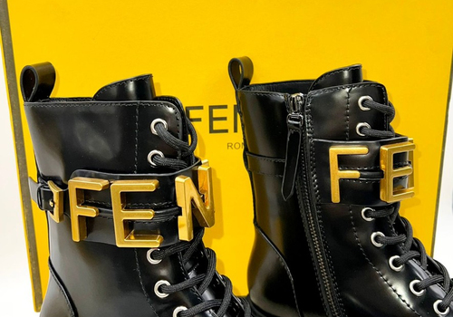 Женские черные кожаные ботинки Fendi