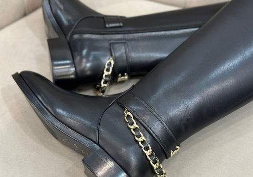 Женские кожаные черные cапоги Chanel