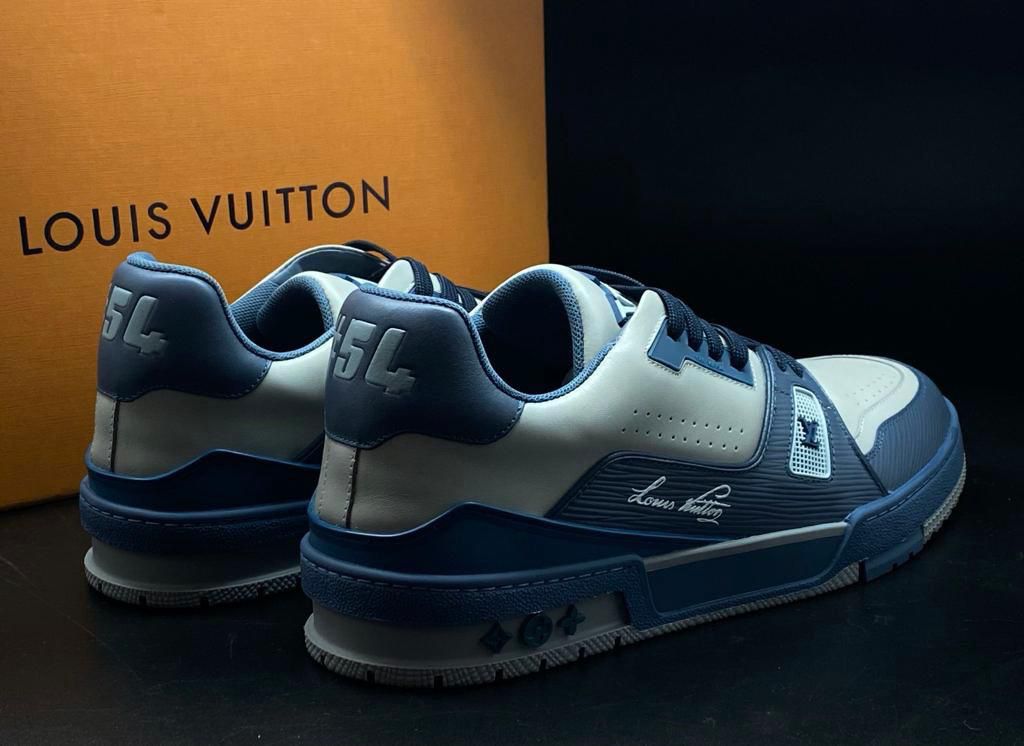 Кожаные кроссовки Louis Vuitton Trainer белые с голубым