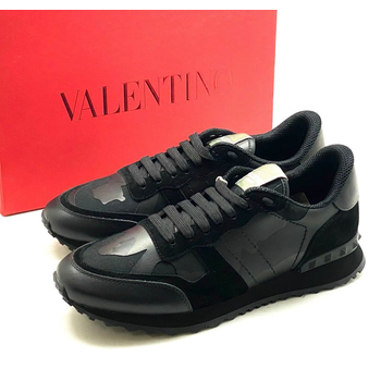 Red 2024 valentino rockrunner