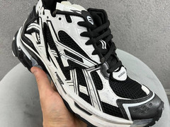 Мужские кроссовки Balenciaga Runner белые с черным