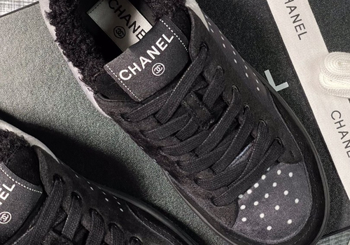 Женские зимние кроссовки Chanel черные