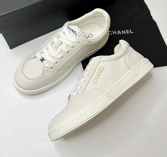 Кожаные белые кеды Chanel