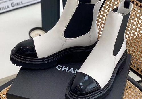 Белые кожаные ботинки Chanel