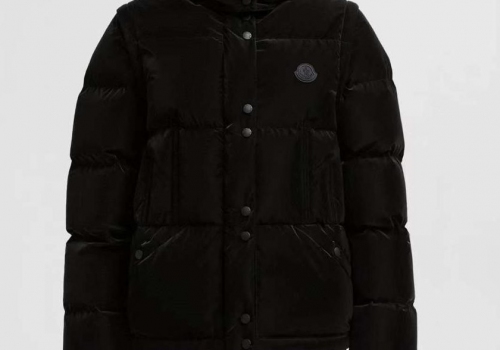 Женский черный пуховик - жилет Moncler