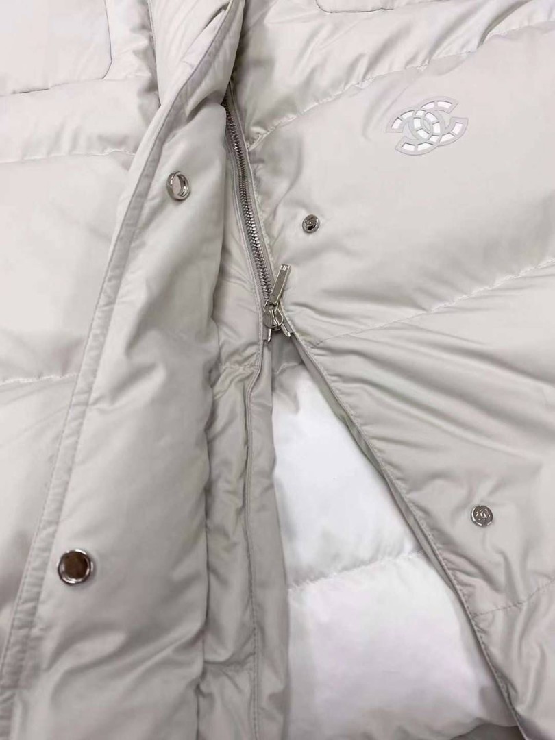 Женское белое пуховое пальто Chanel
