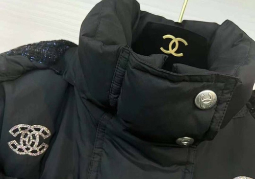 Женское черное пуховое пальто Chanel