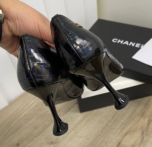Кожаные черные туфли Chanel