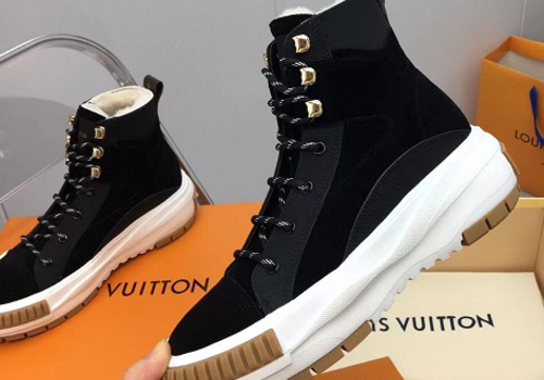 Зимние замшевые черные ботинки Louis Vuitton