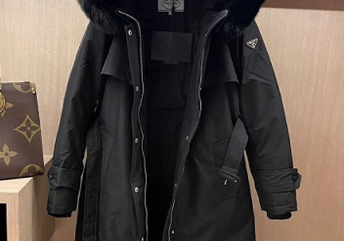 Женская удлиненная куртка Prada черная