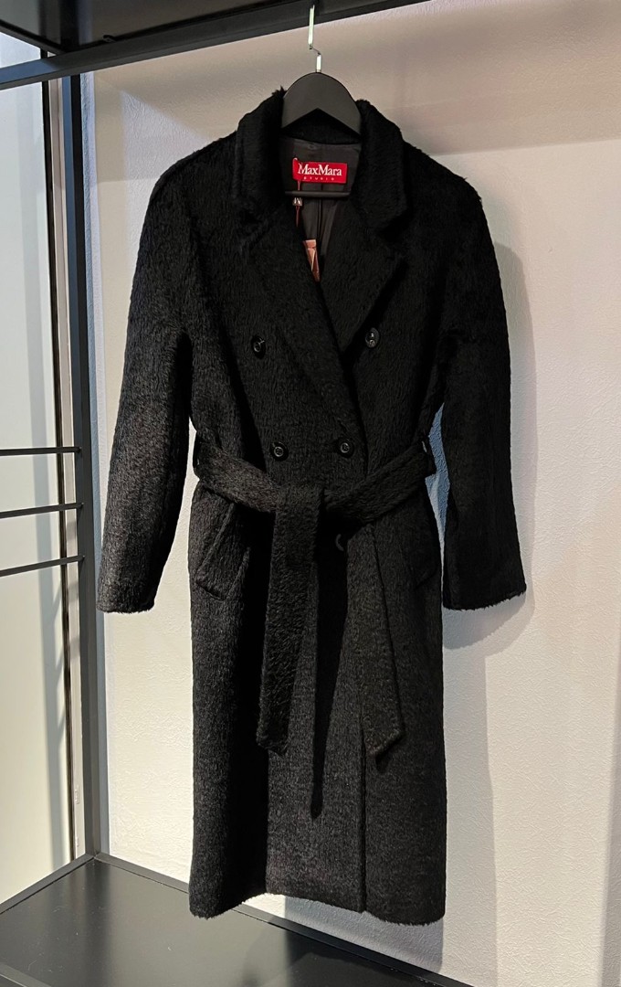 Женское черное пальто Max Mara