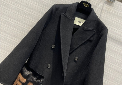 Женское черное пальто Fendi