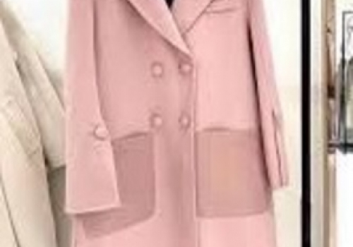Женское розовое пальто Fendi