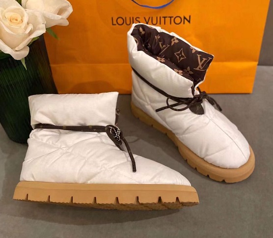 Женские дутики Louis Vuitton белые