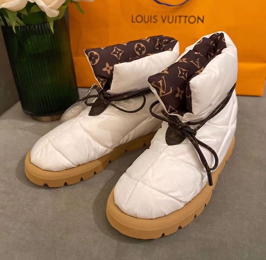 Женские дутики Louis Vuitton белые