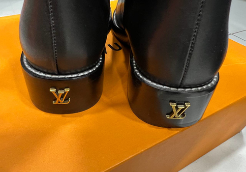 Кожаные черные полусапоги Louis Vuitton