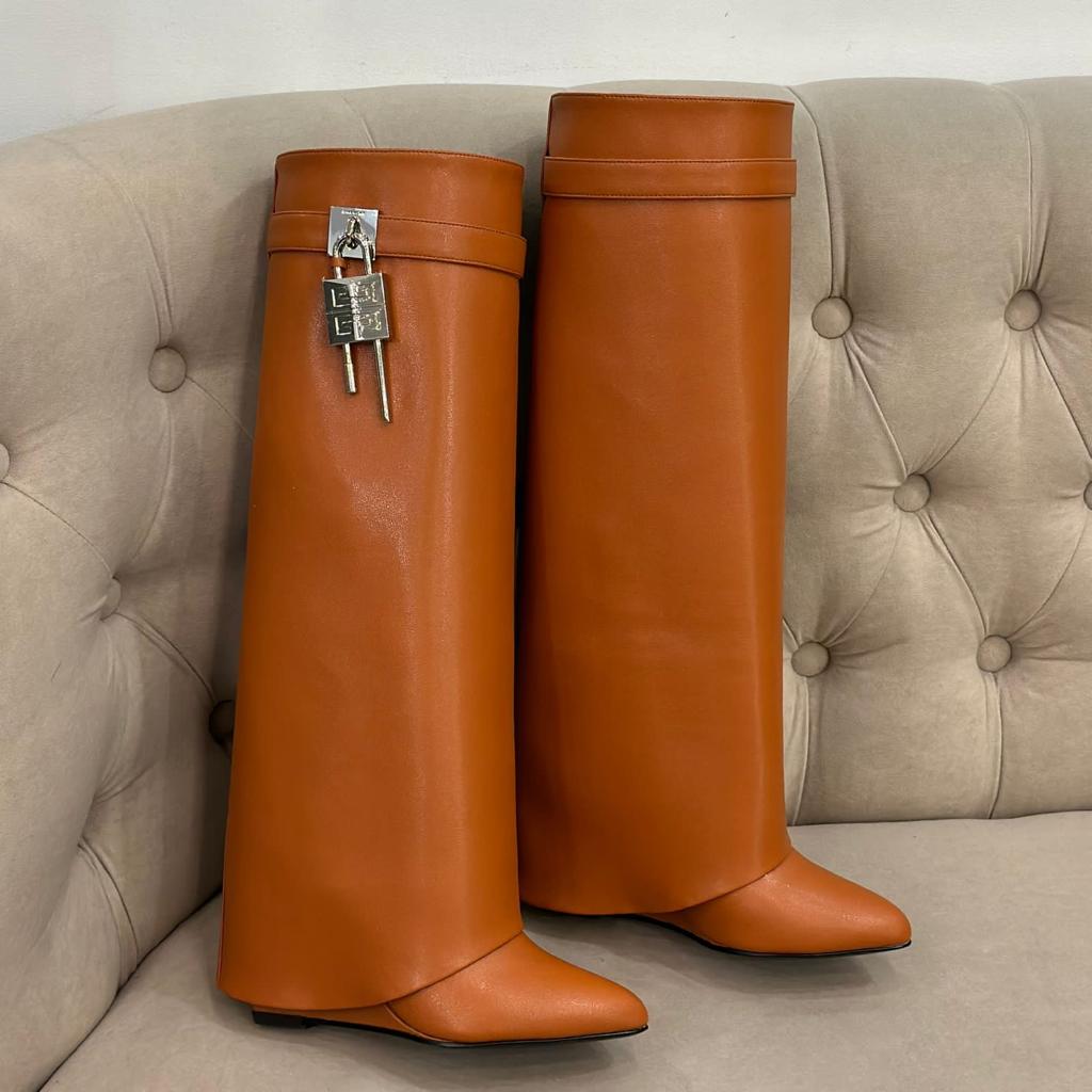 Женские сапоги Givenchy кожаные коричневые