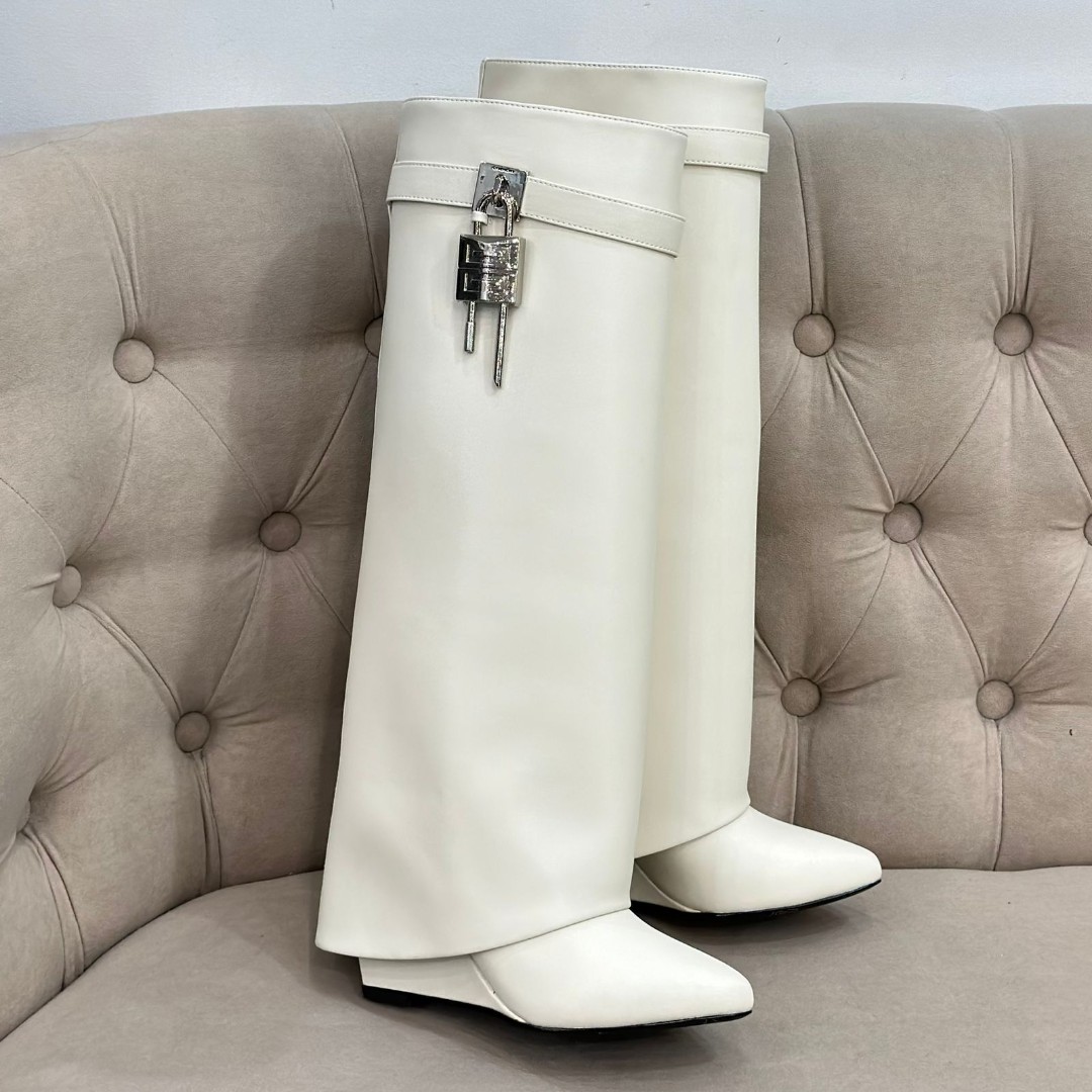 Женские сапоги Givenchy кожаные белые