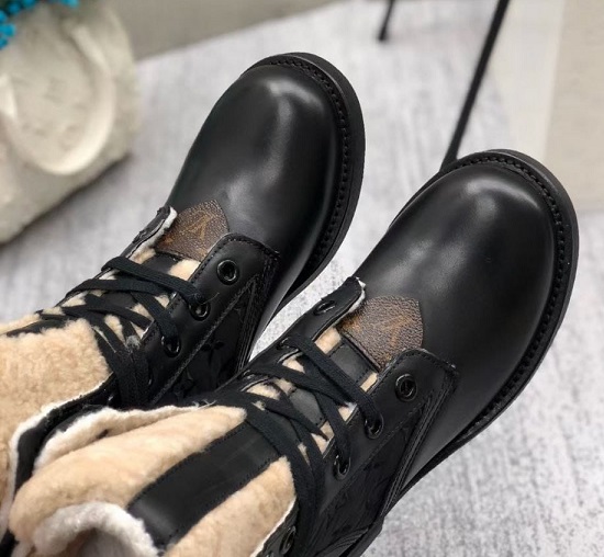 Женские зимние черные ботинки Louis Vuitton