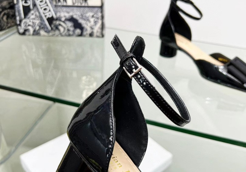 Черные кожаные босоножки Christian Dior