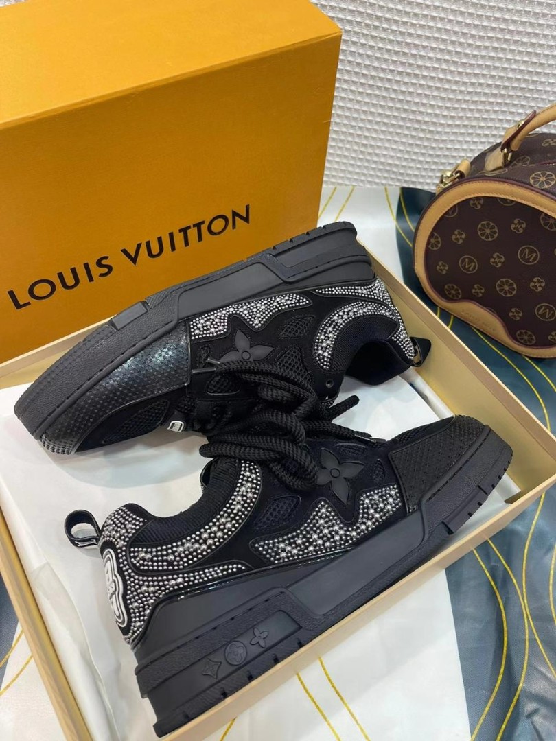 Женские черные с камнями кроссовки Louis Vuitton LV Trainer