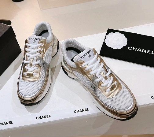 Женские кроссовки Chanel белые с золотом
