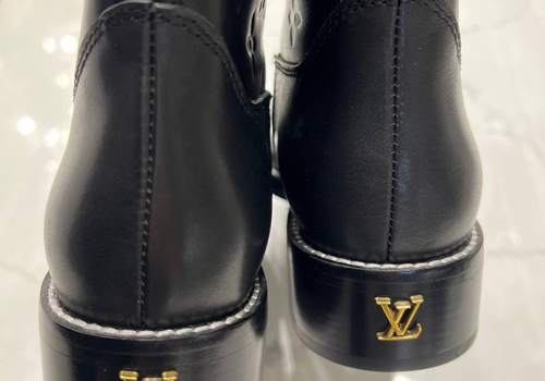 Кожаные черные сапоги Louis Vuitton