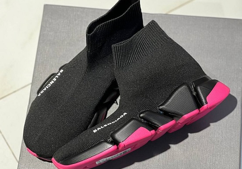 Женские черные с розовым кроссовки Balenciaga Speed Trainer