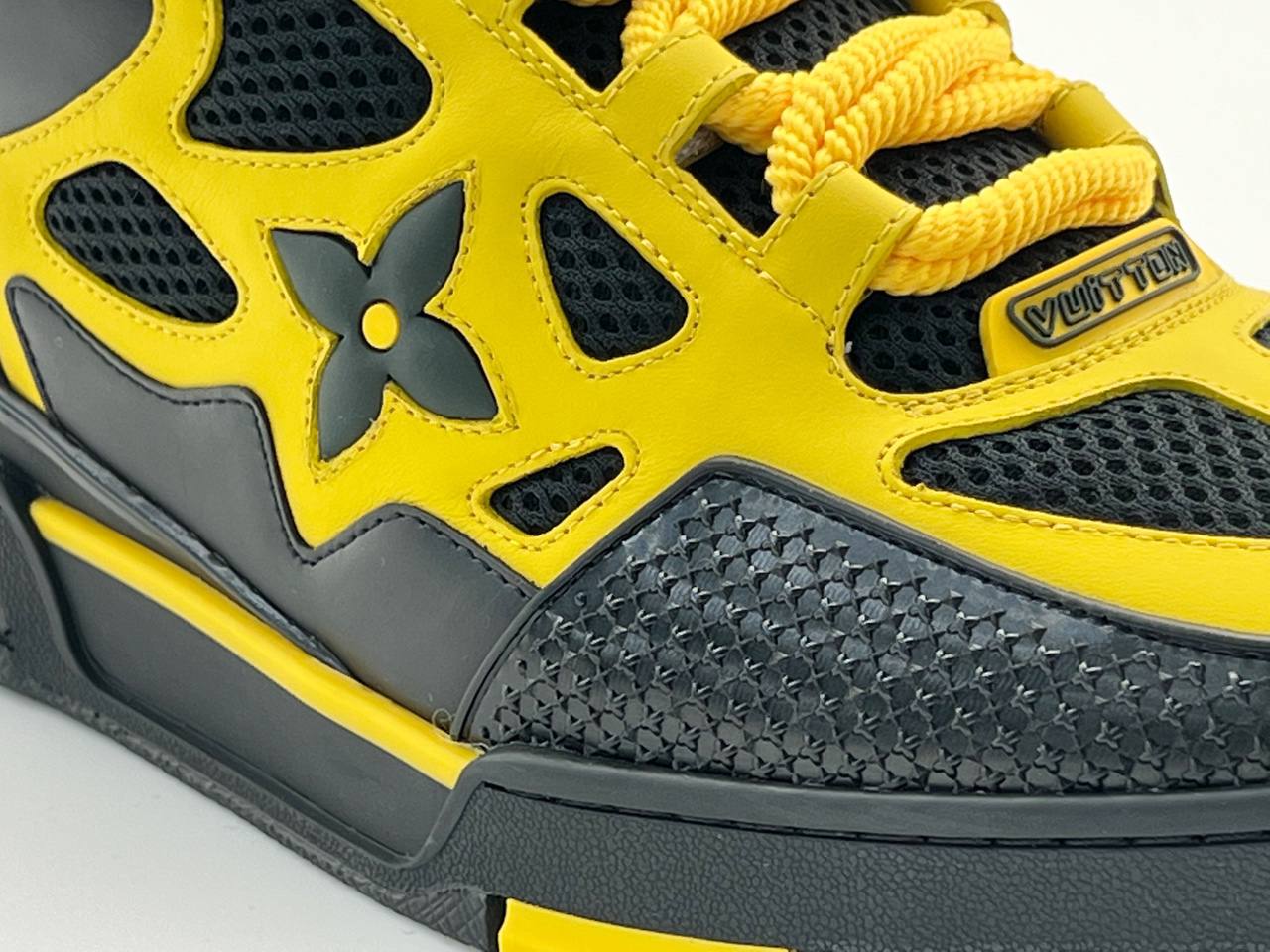 Мужские кроссовки Louis Vuitton Trainer желтые с черным